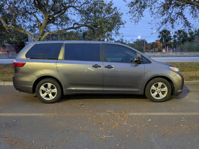 2015 Toyota Sienna L FWD photo