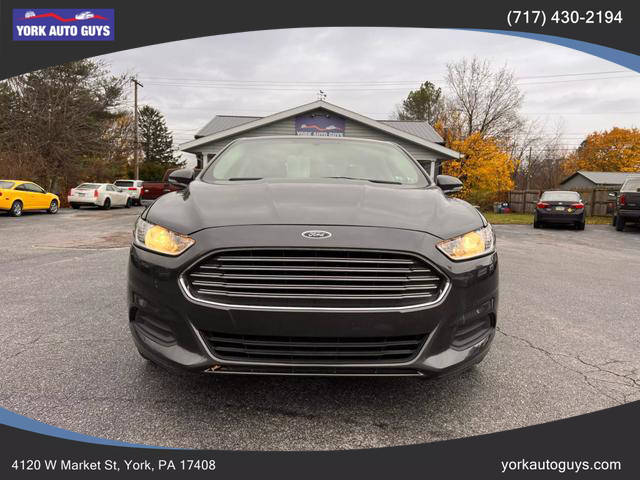 2016 Ford Fusion SE FWD photo