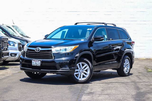2015 Toyota Highlander LE FWD photo