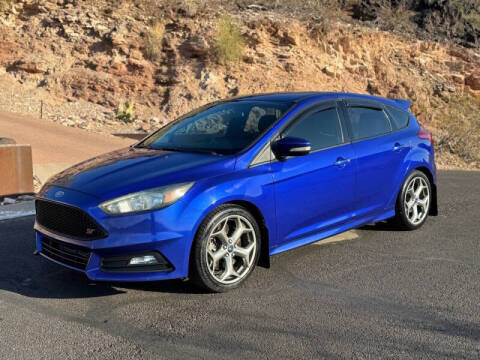 2015 Ford Focus ST FWD photo