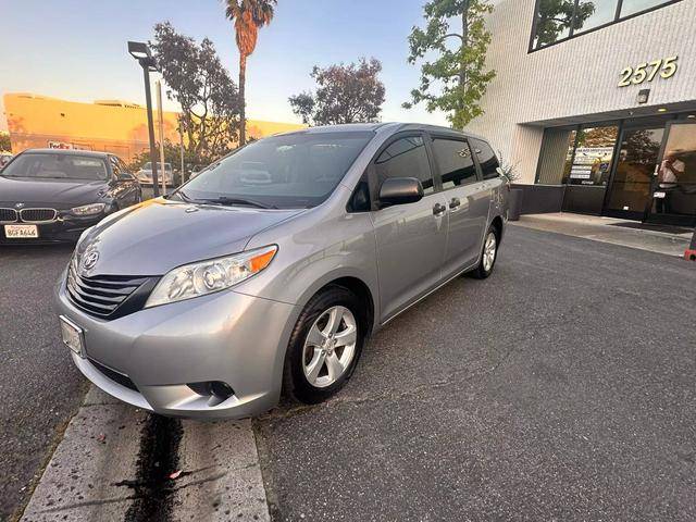 2015 Toyota Sienna L FWD photo