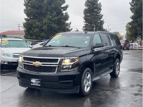 2015 Chevrolet Suburban LT RWD photo