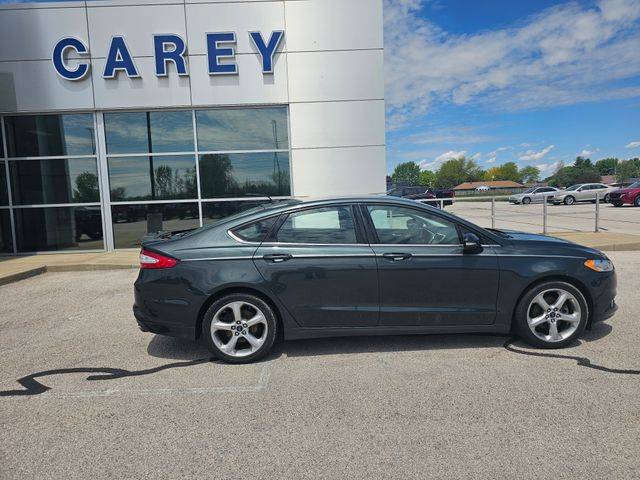 2016 Ford Fusion SE FWD photo