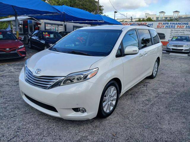 2015 Toyota Sienna XLE Premium FWD photo