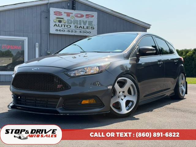 2015 Ford Focus ST FWD photo