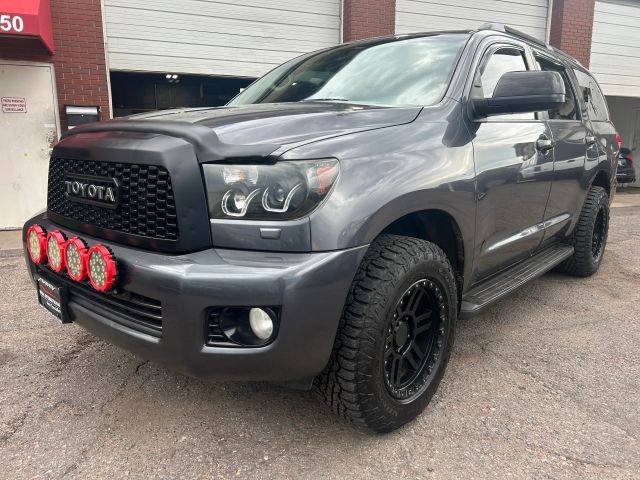 2015 Toyota Sequoia SR5 4WD photo