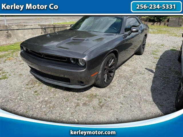 2015 Dodge Challenger SXT RWD photo