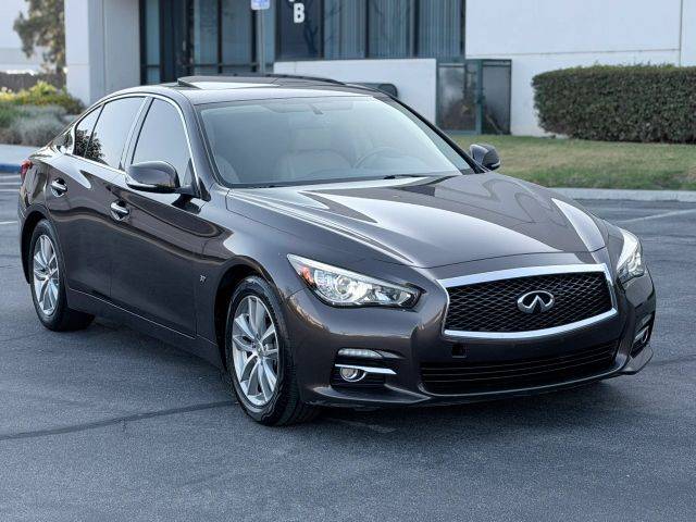 2015 Infiniti Q50 Premium RWD photo