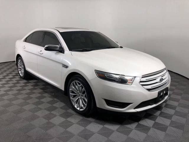 2015 Ford Taurus Limited AWD photo