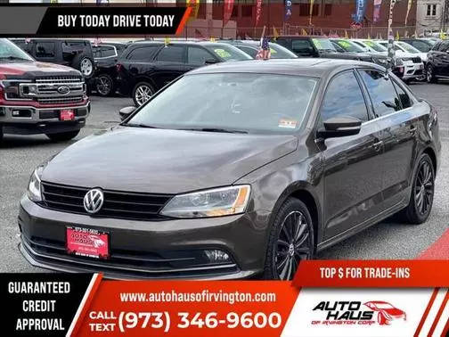 2015 Volkswagen Jetta 1.8T SE w/Connectivity/Navigation FWD photo