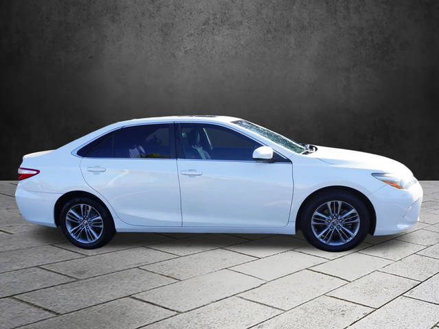 2015 Toyota Camry SE FWD photo