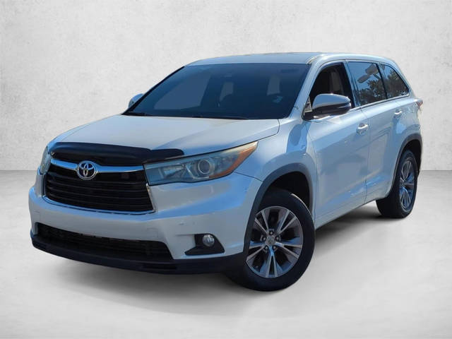2015 Toyota Highlander LE Plus FWD photo