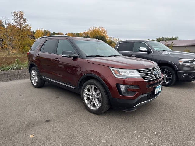 2016 Ford Explorer XLT 4WD photo