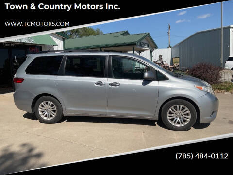 2015 Toyota Sienna XLE FWD photo