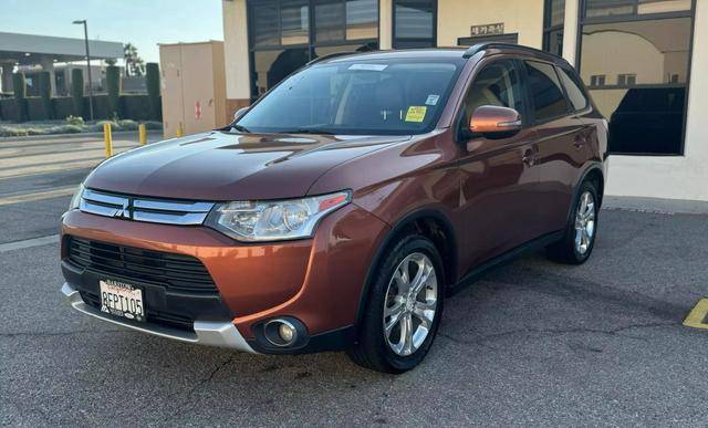 2015 Mitsubishi Outlander SE FWD photo