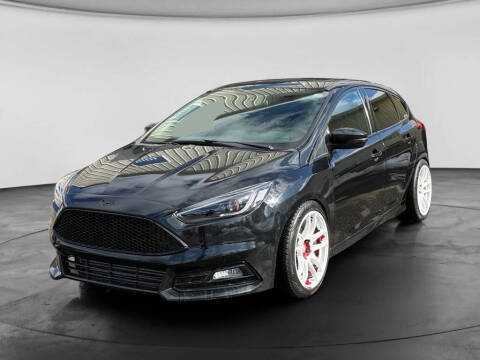 2015 Ford Focus ST FWD photo