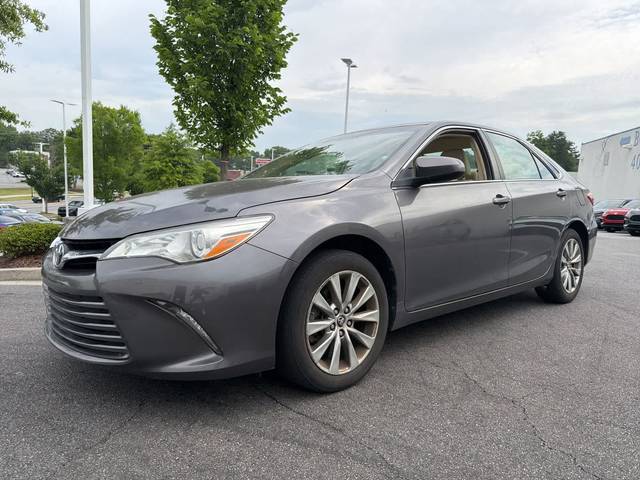 2015 Toyota Camry XLE FWD photo