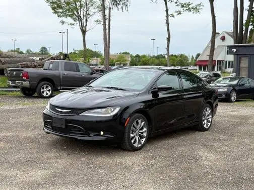 2015 Chrysler 200 S FWD photo