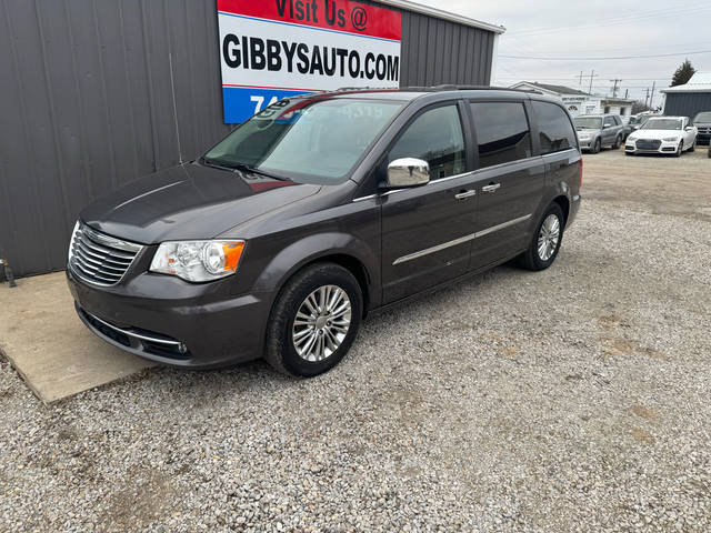 2015 Chrysler Town and Country Touring-L FWD photo