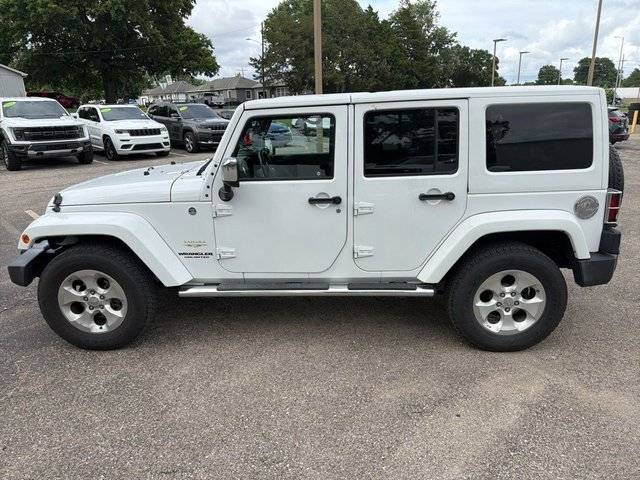2015 Jeep Wrangler Unlimited Sahara 4WD photo