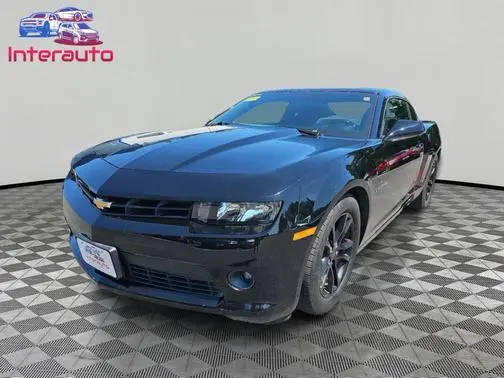 2015 Chevrolet Camaro LT RWD photo