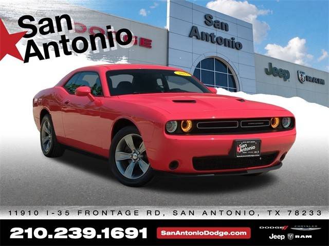 2015 Dodge Challenger SXT RWD photo