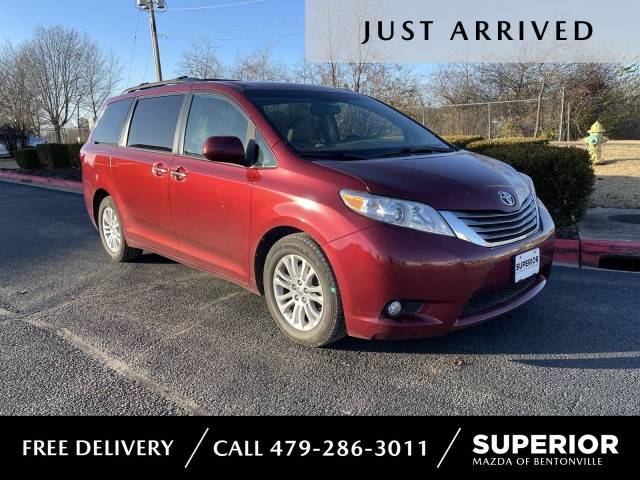 2015 Toyota Sienna XLE Premium FWD photo