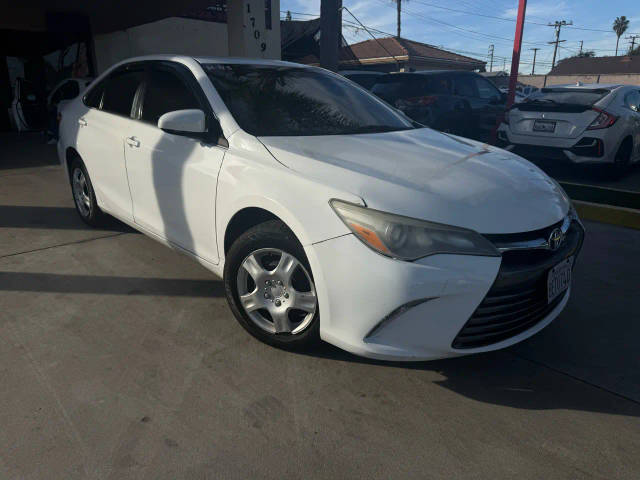 2015 Toyota Camry LE FWD photo