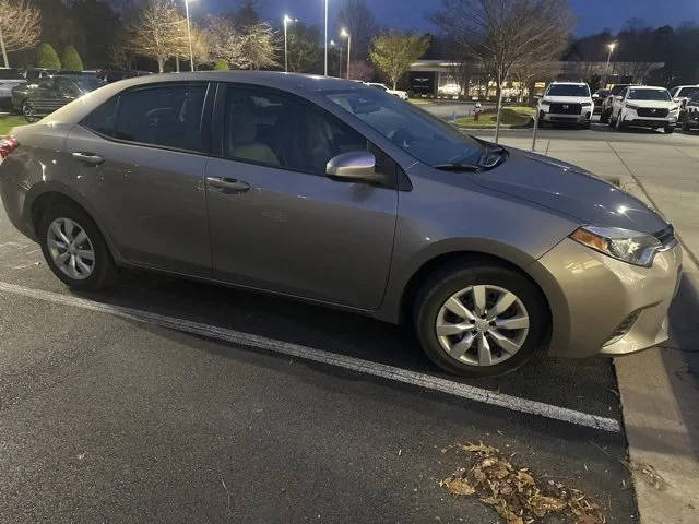 2015 Toyota Corolla LE FWD photo