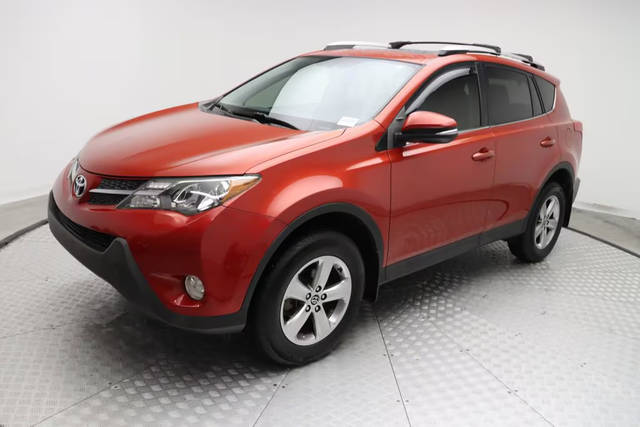 2015 Toyota RAV4 XLE FWD photo