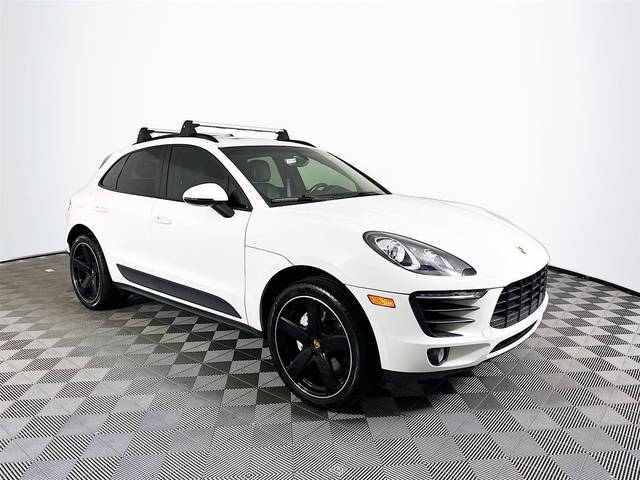 2015 Porsche Macan S AWD photo