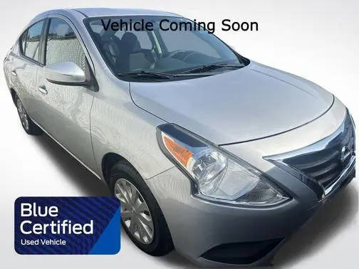 2015 Nissan Versa SV FWD photo