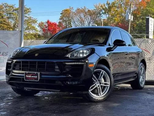 2015 Porsche Macan S AWD photo