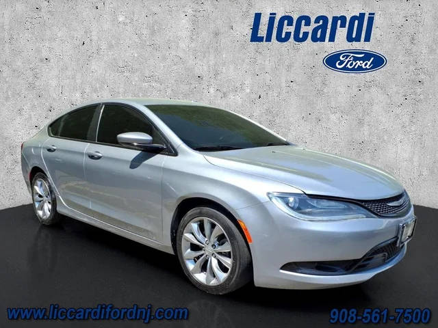 2015 Chrysler 200 S FWD photo