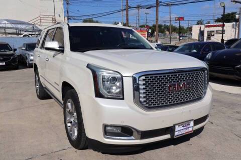 2015 GMC Yukon Denali 4WD photo