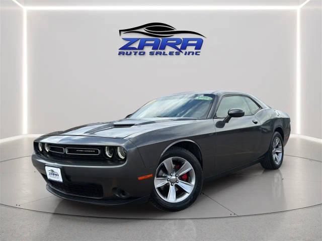 2015 Dodge Challenger SXT RWD photo