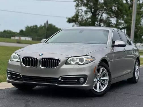 2015 BMW 5 Series 528i RWD photo