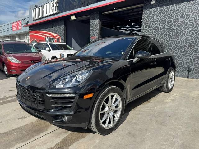 2015 Porsche Macan S AWD photo