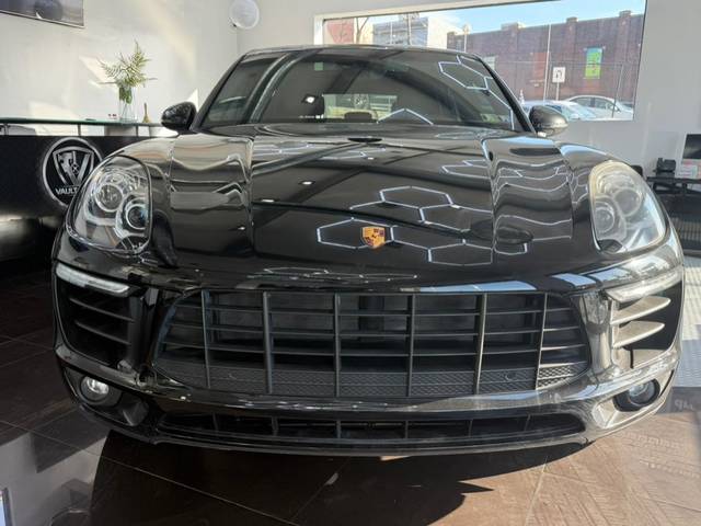 2016 Porsche Macan S AWD photo
