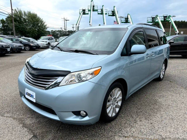 2015 Toyota Sienna XLE Premium AWD photo