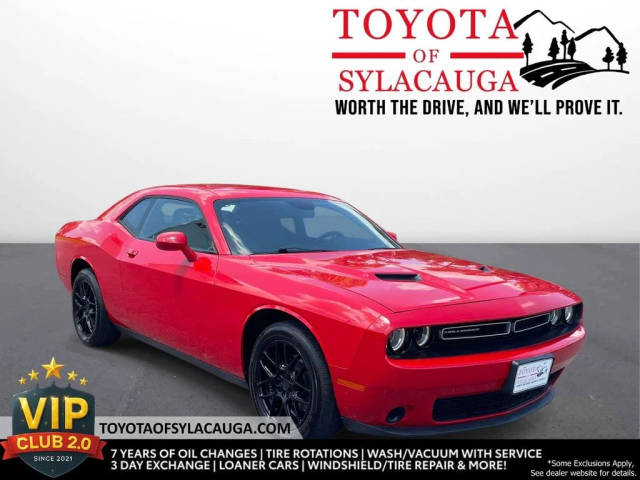 2015 Dodge Challenger SXT RWD photo