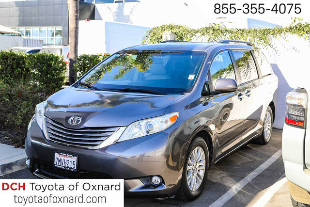 2015 Toyota Sienna XLE FWD photo