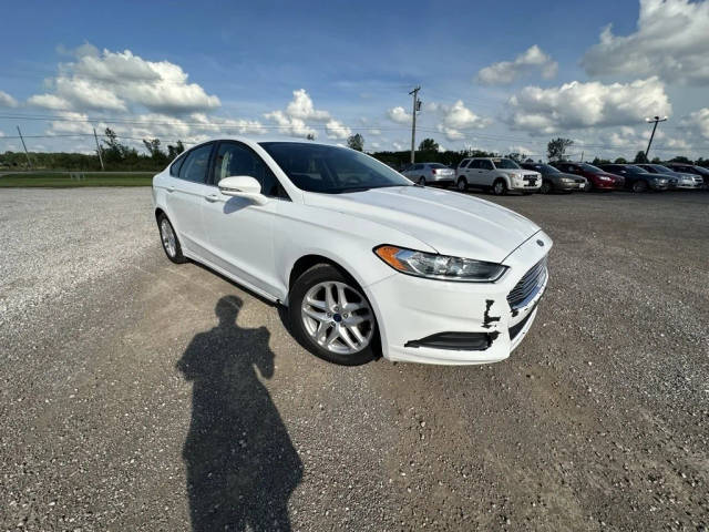 2016 Ford Fusion SE FWD photo