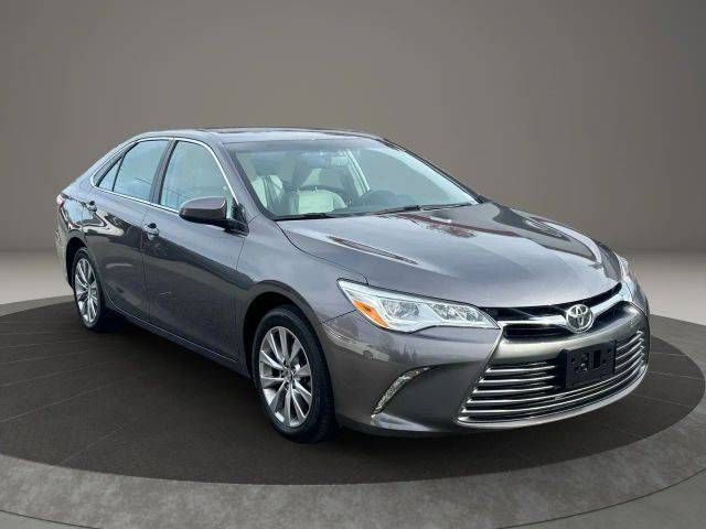 2015 Toyota Camry XLE FWD photo