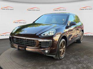 2016 Porsche Cayenne  AWD photo