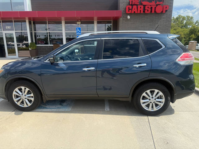 2015 Nissan Rogue SV AWD photo