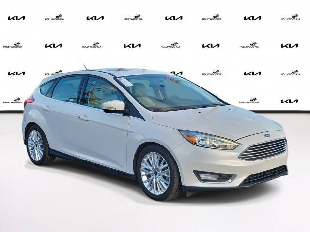 2015 Ford Focus Titanium FWD photo