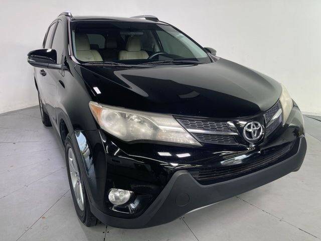 2015 Toyota RAV4 XLE FWD photo
