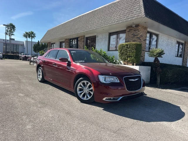 2015 Chrysler 300 Limited RWD photo