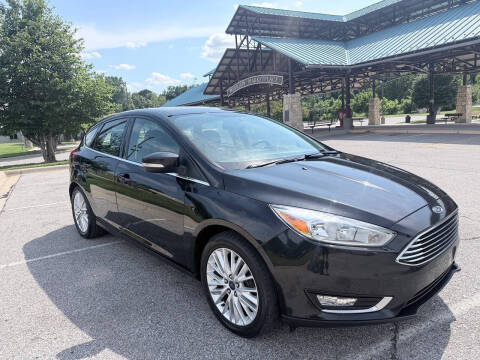 2015 Ford Focus Titanium FWD photo